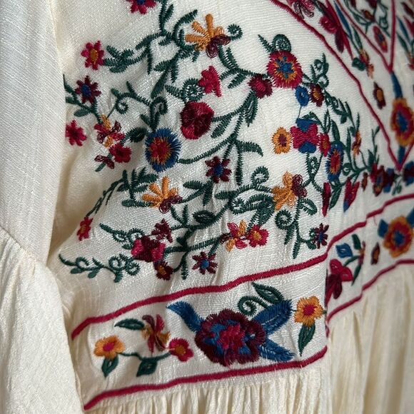 Umgee Boho Bliss Embroidered Bell Sleeve Keyhole Back Beige Dress Size L - Picture 5 of 13